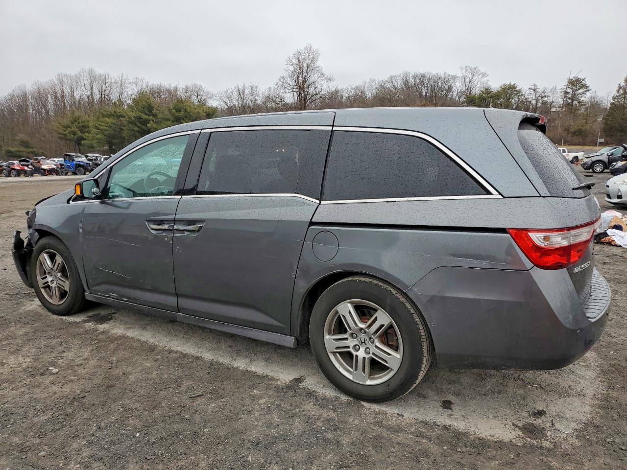 2011 Honda Odyssey Touring - Фото 2