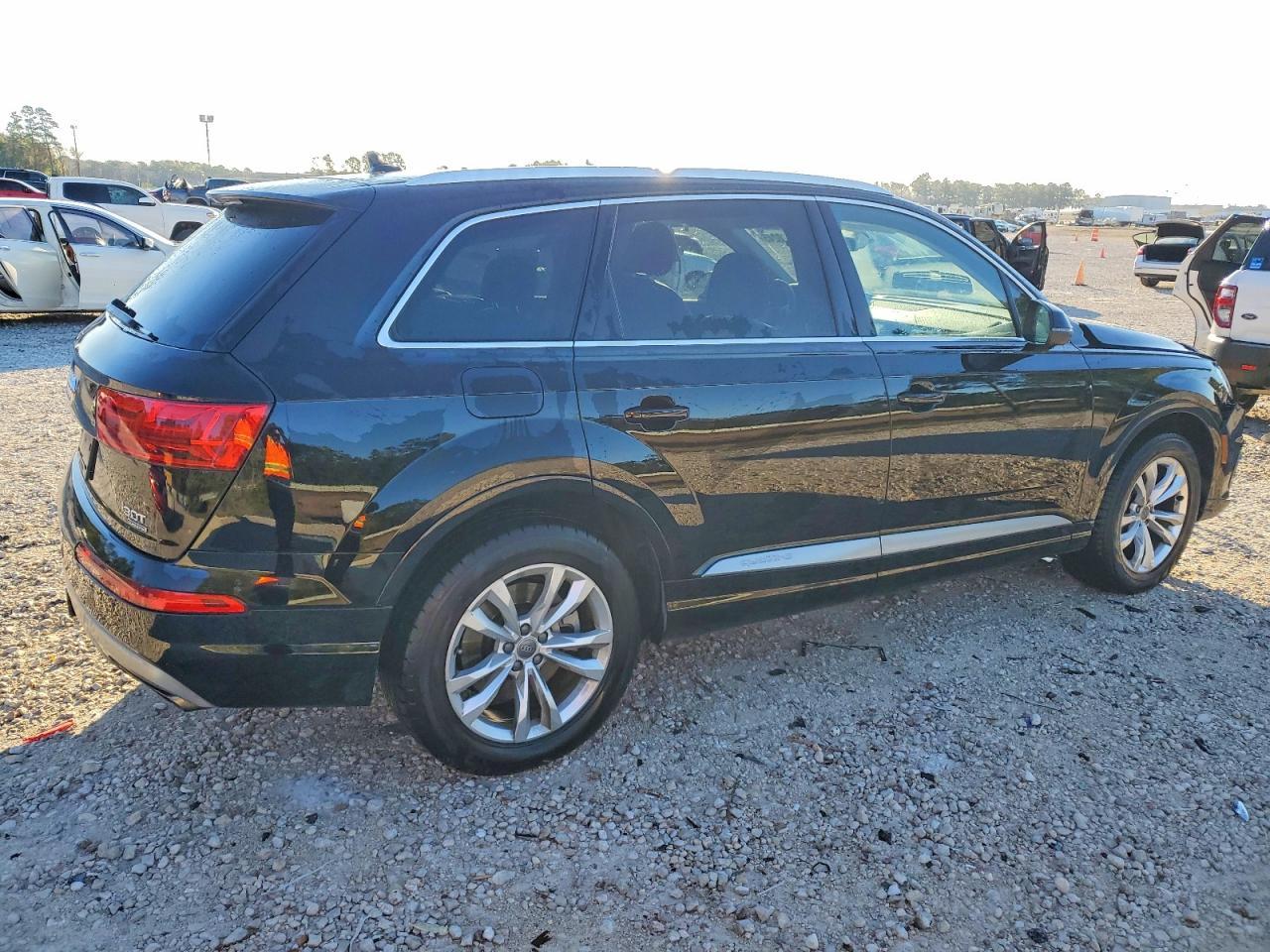 2017 Audi Q7 Premium Plus - Image 3