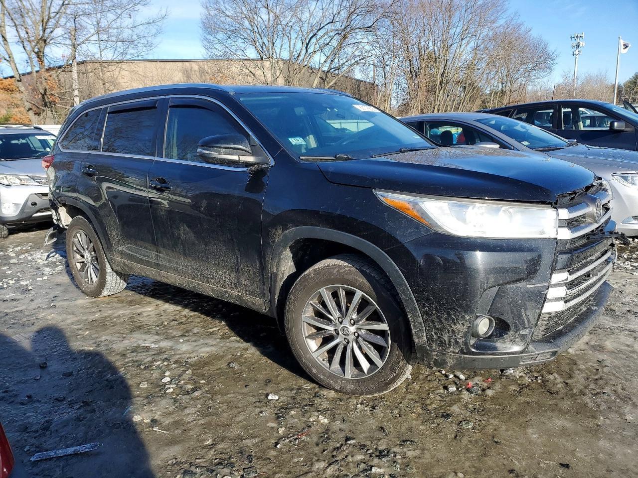 2019 Toyota Highlander Se - Image 4