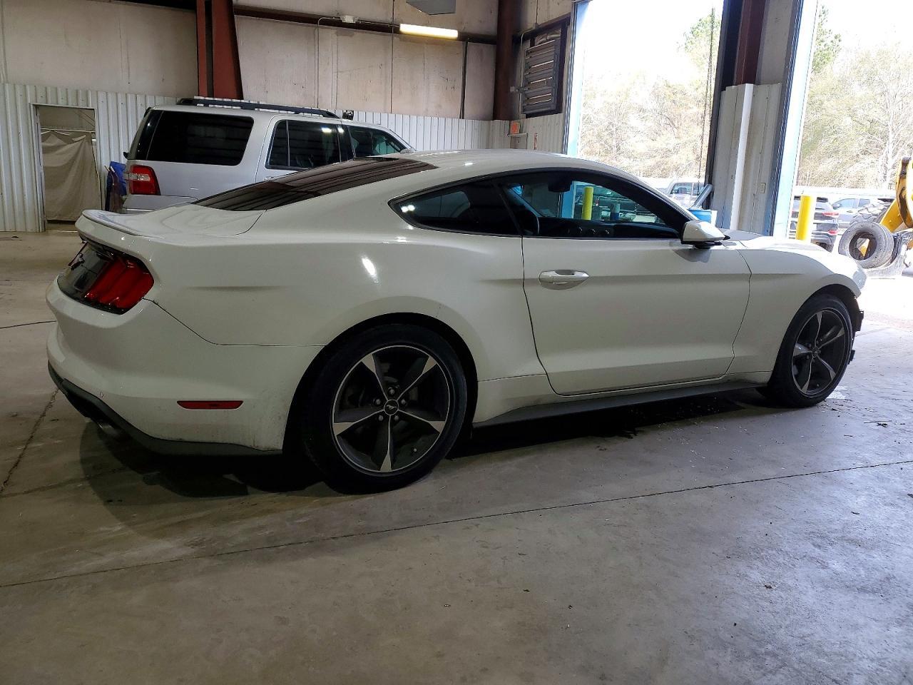 2018 Ford Mustang - Фото 3