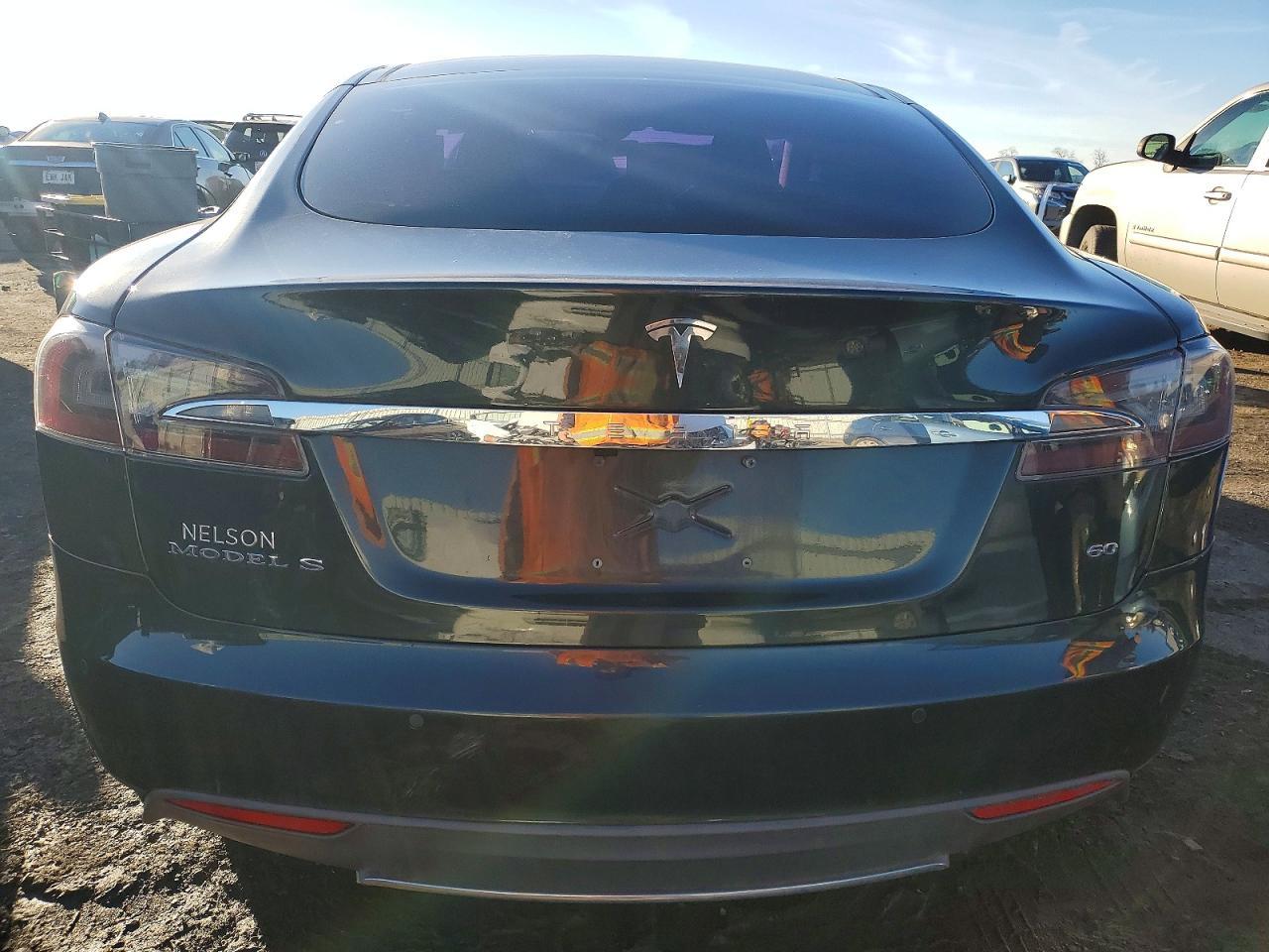 2014 Tesla Model S - Image 6