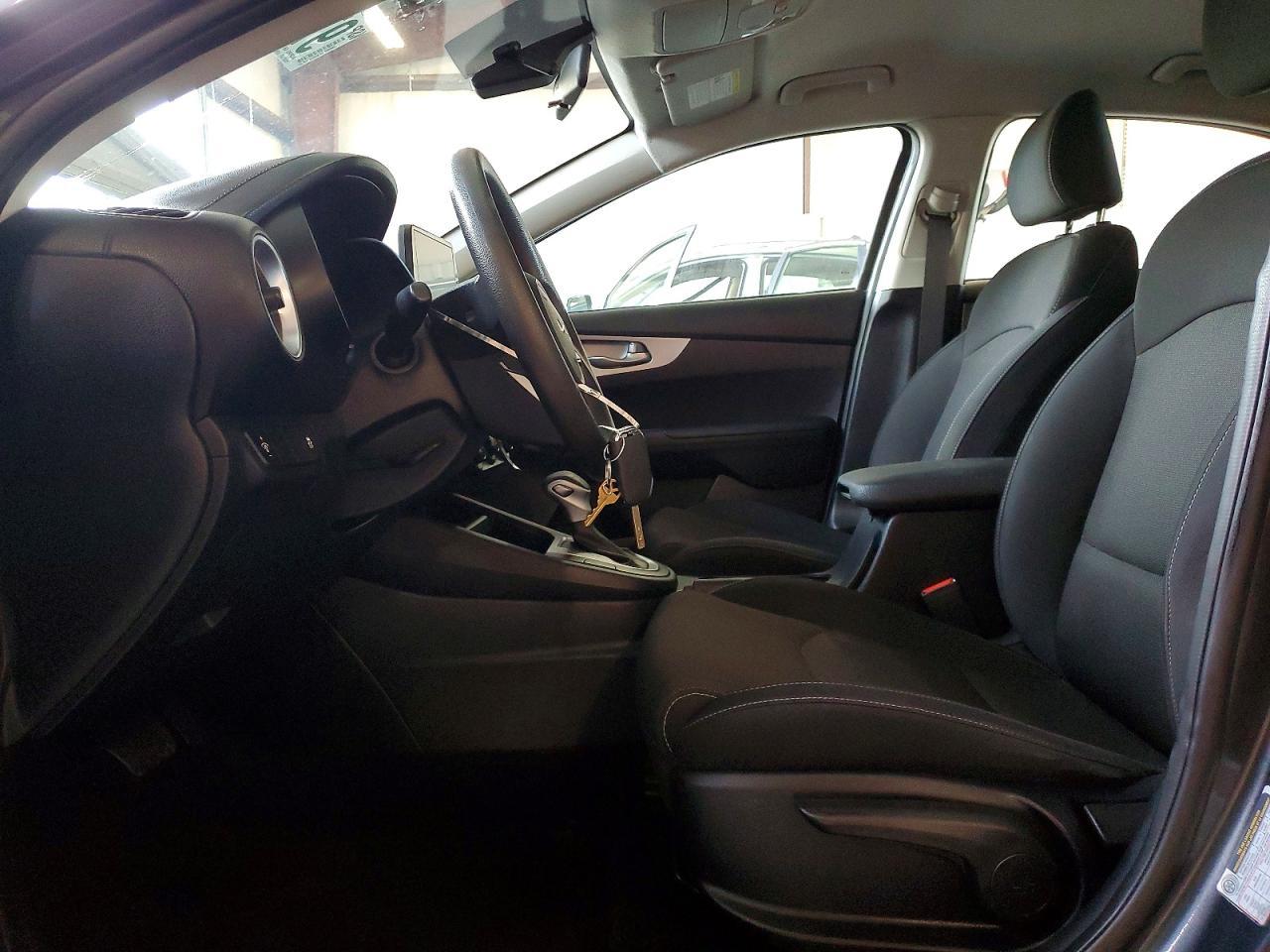 2022 Kia Forte Fe - Фото 7