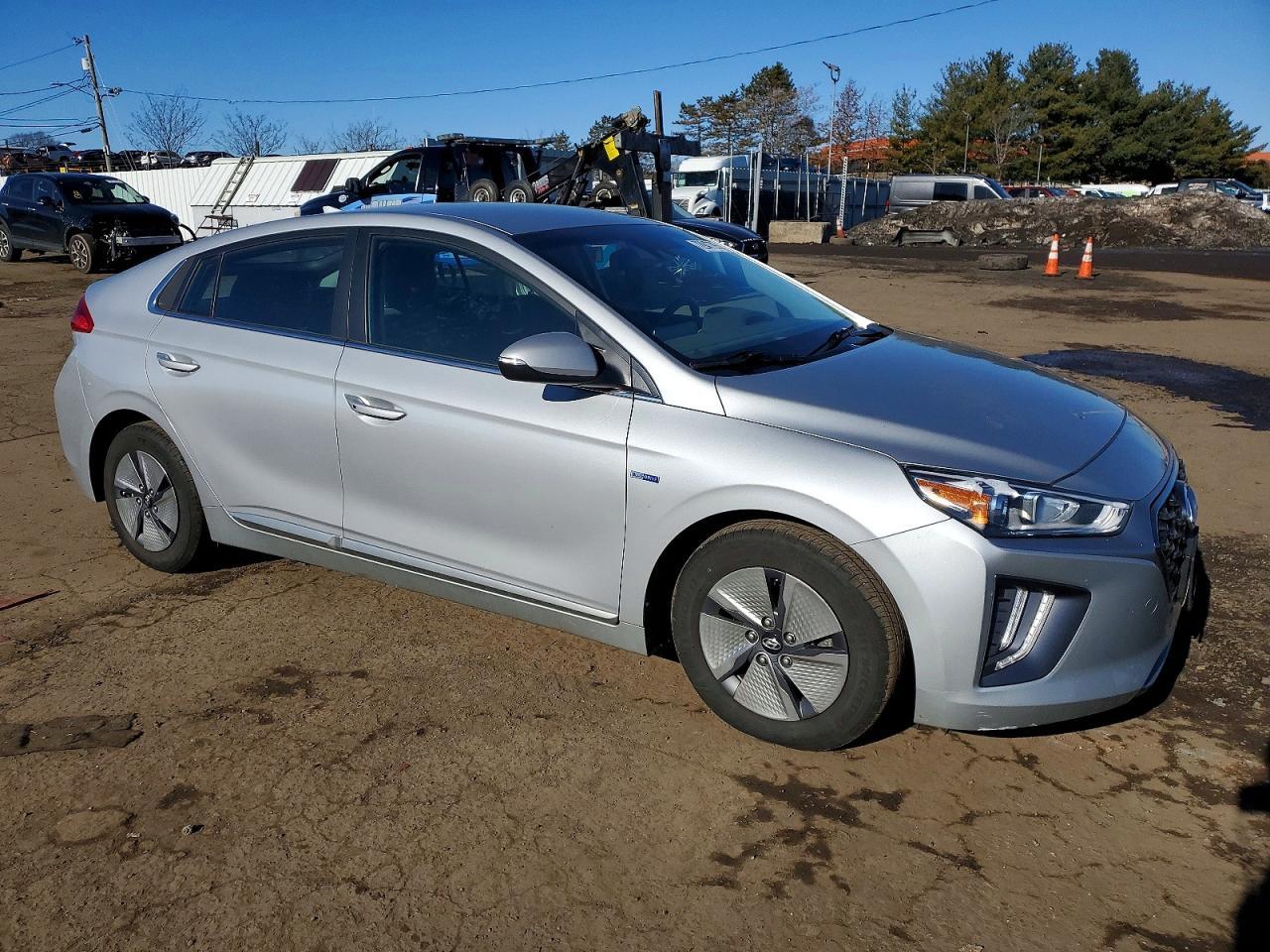 2020 Hyundai Ioniq Hybrid Se - Фото 4
