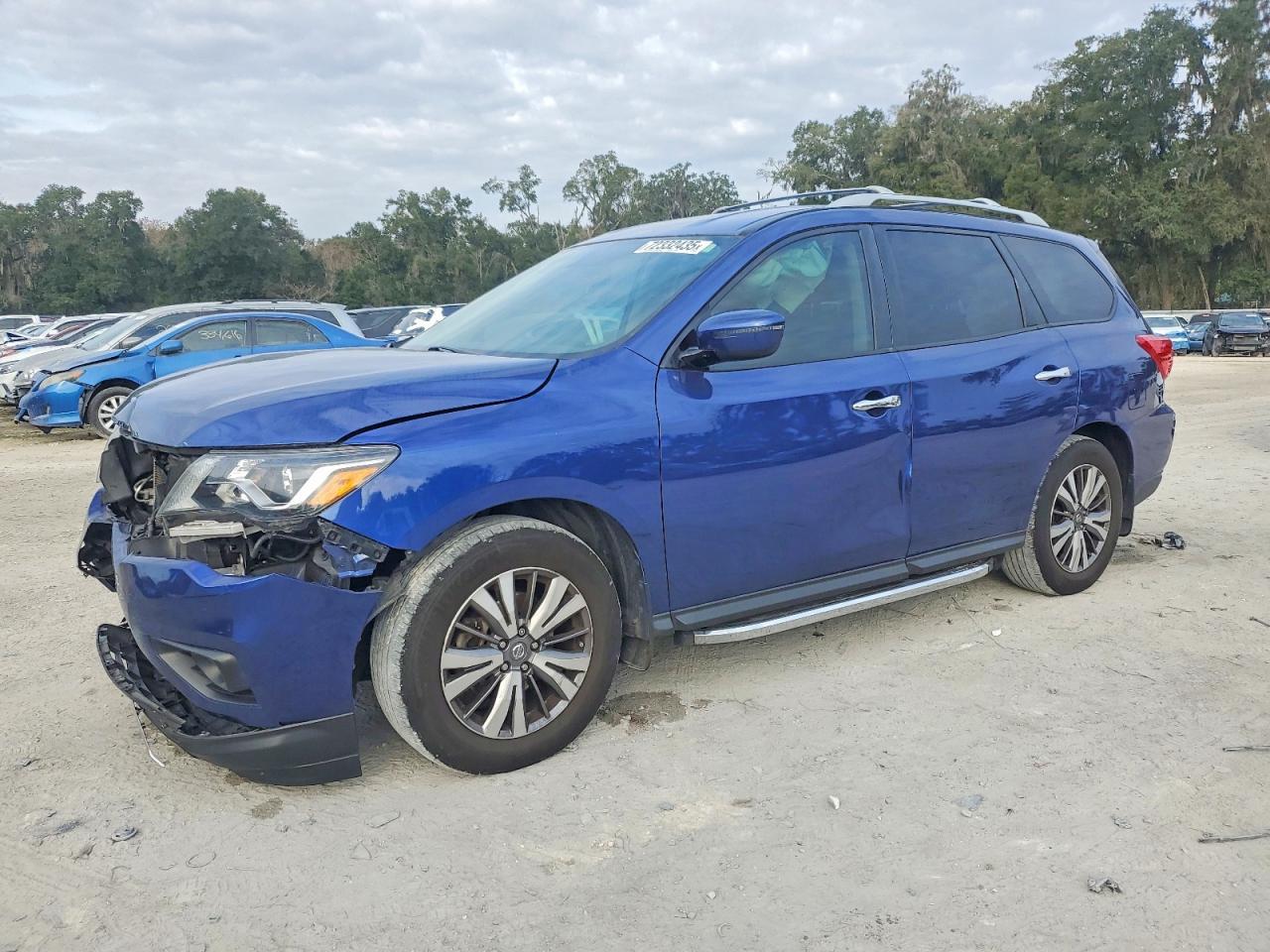 2020 Nissan Pathfinder Sv
