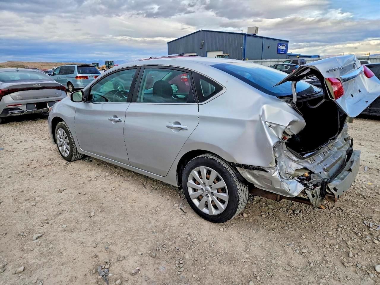 2018 Nissan Sentra S - Фото 2