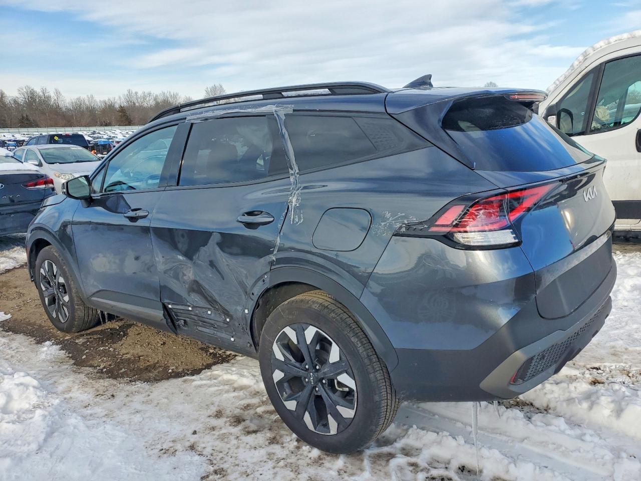 2024 Kia Sportage X Line - Image 2