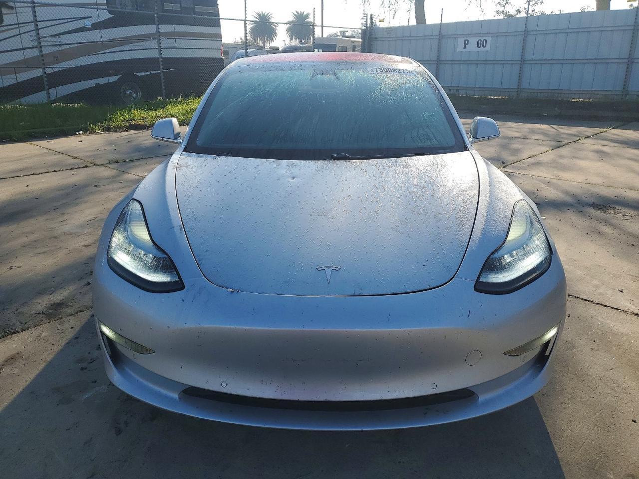 2018 Tesla Model 3 - Фото 5