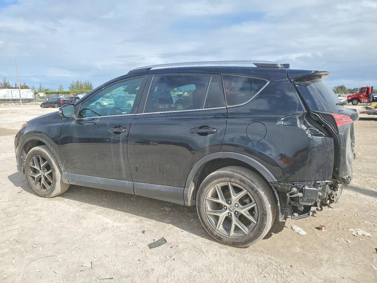 2016 Toyota Rav4 Se - Фото 2