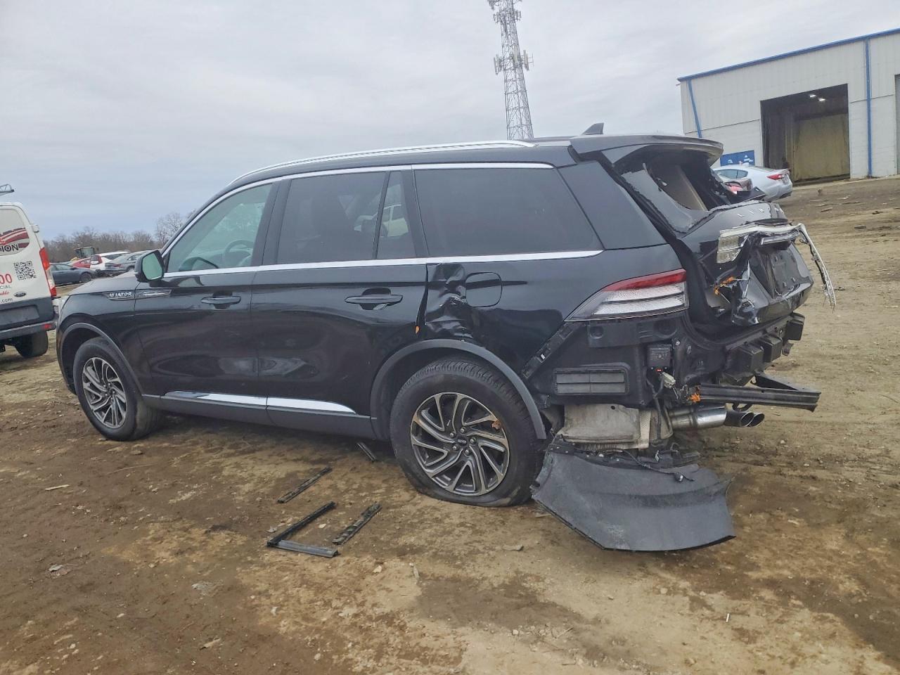 2023 Lincoln Aviator - Image 2