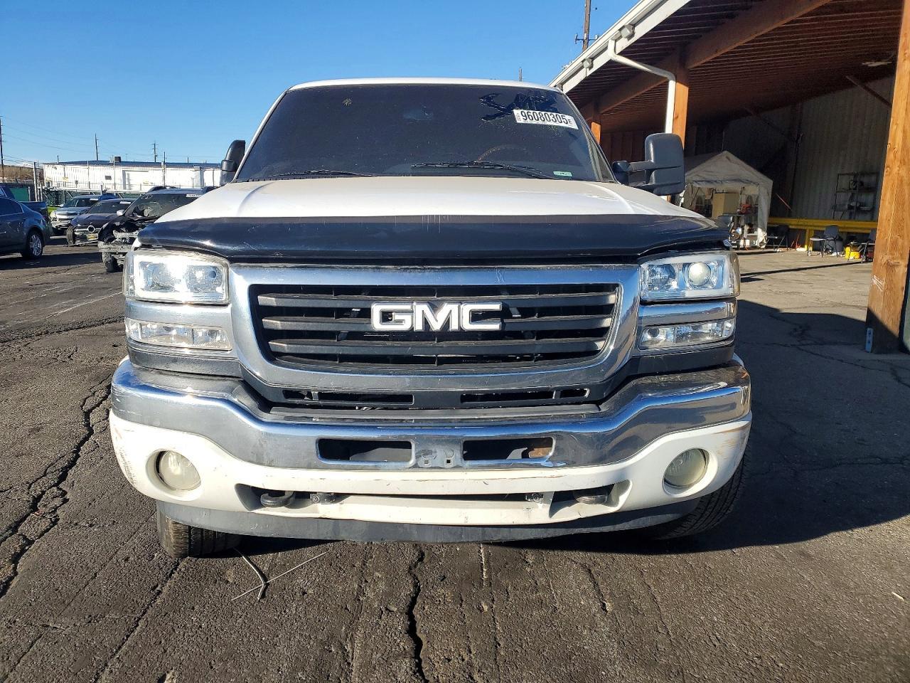 2004 GMC Sierra - Image 5