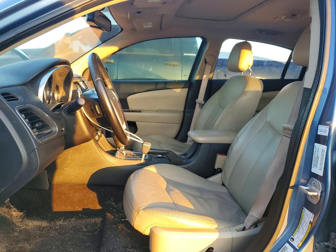 2011 Chrysler 200 Limited - Фото 7