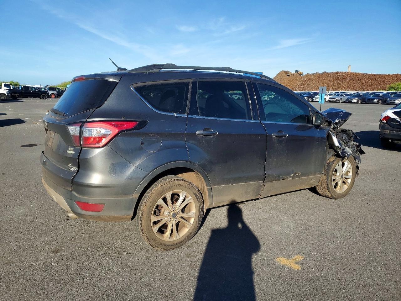 2017 Ford Escape Se - Фото 3
