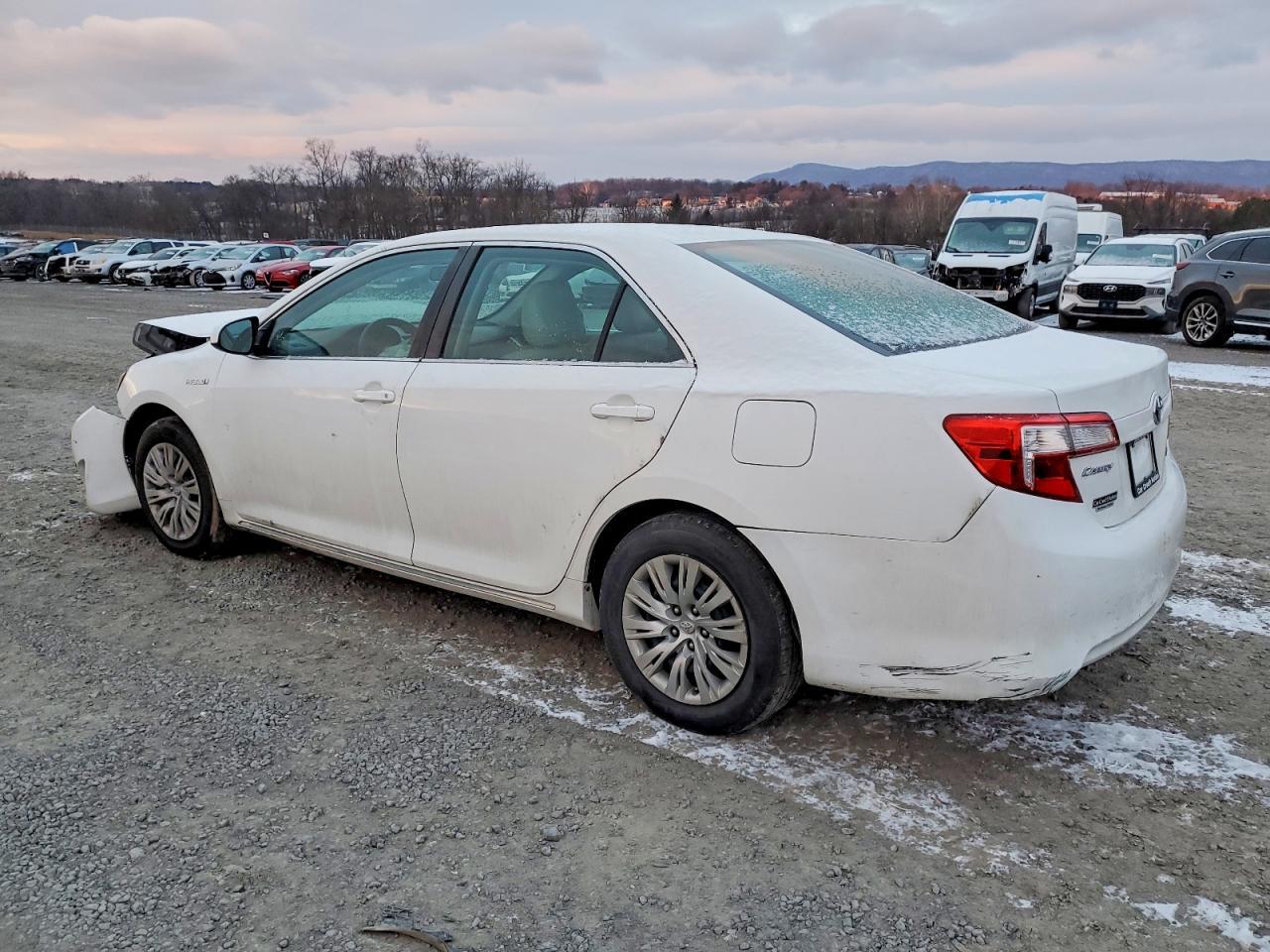 2013 Toyota Camry Hybrid - Фото 2