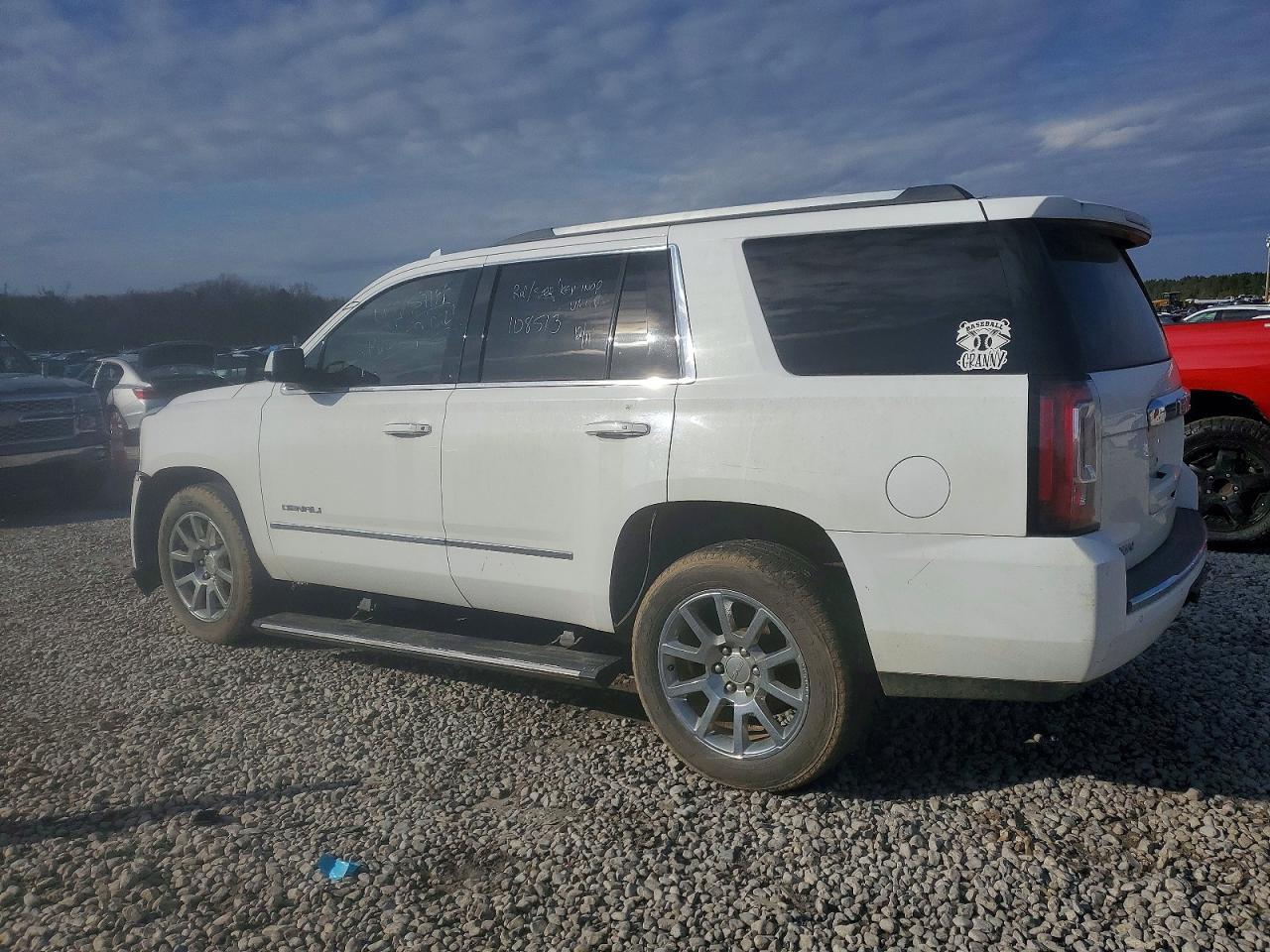 2016 GMC Yukon Denali - Фото 2