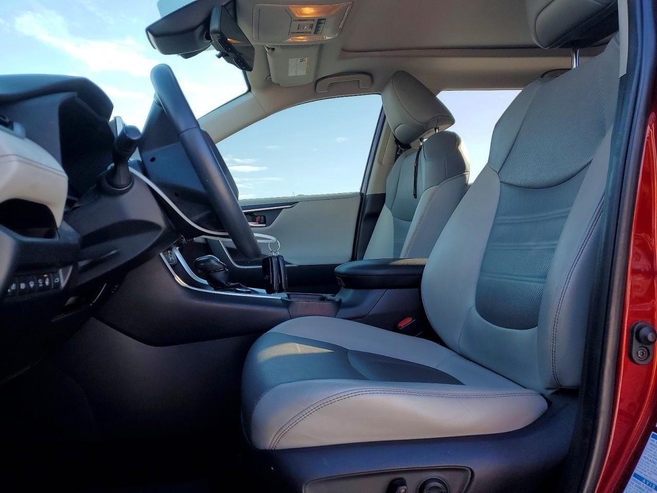 2019 Toyota Rav4 Limited - Image 7