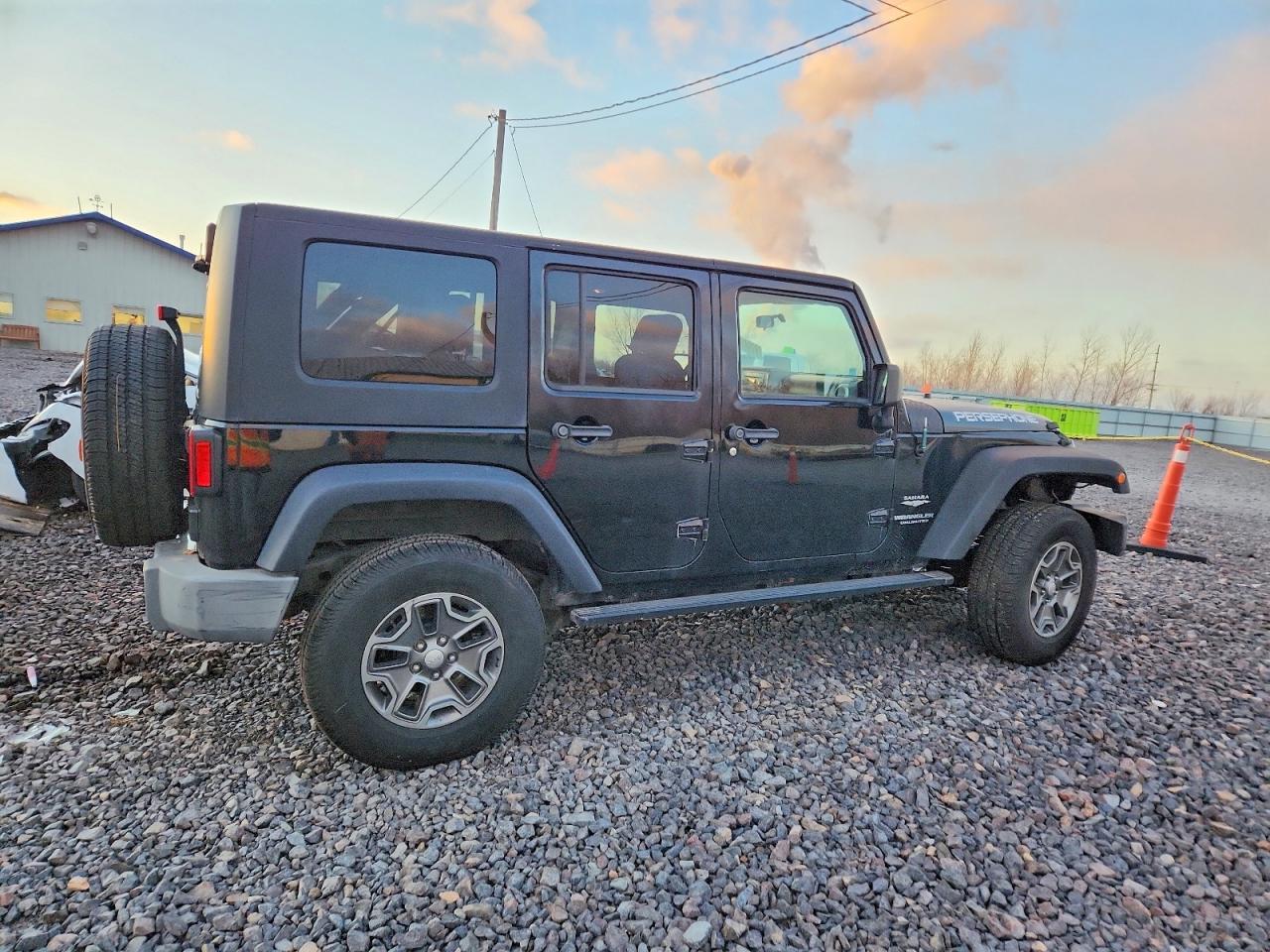 2009 Jeep Wrangler Unlimited Sahara - Image 3