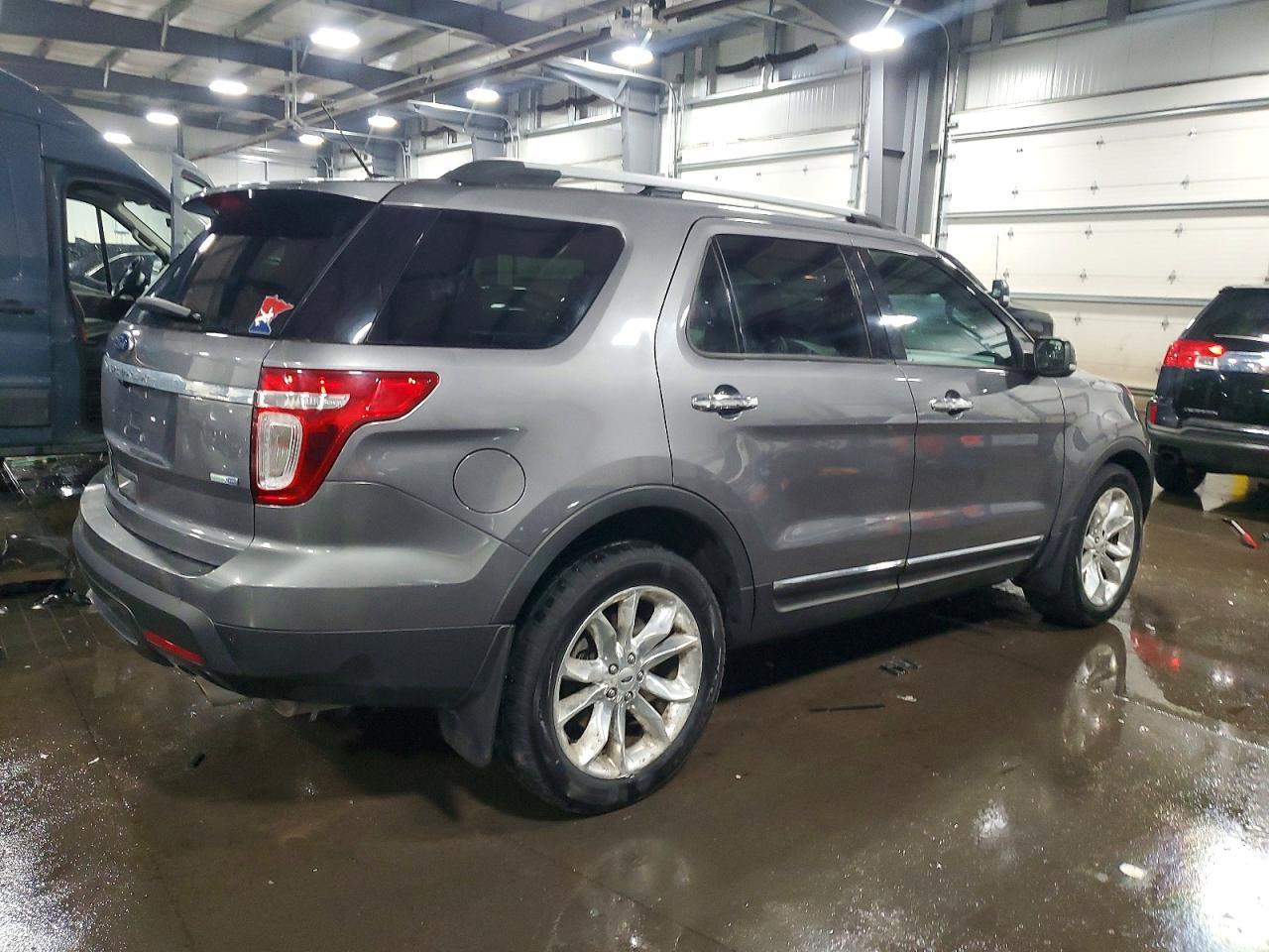 2014 Ford Explorer Xlt - Фото 3