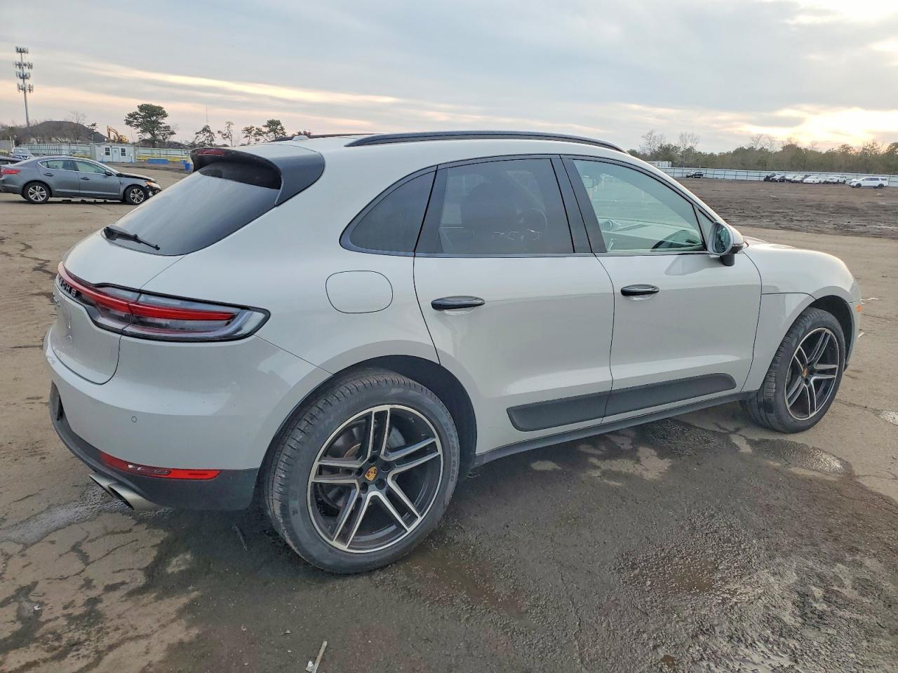 2021 Porsche Macan S - Image 3