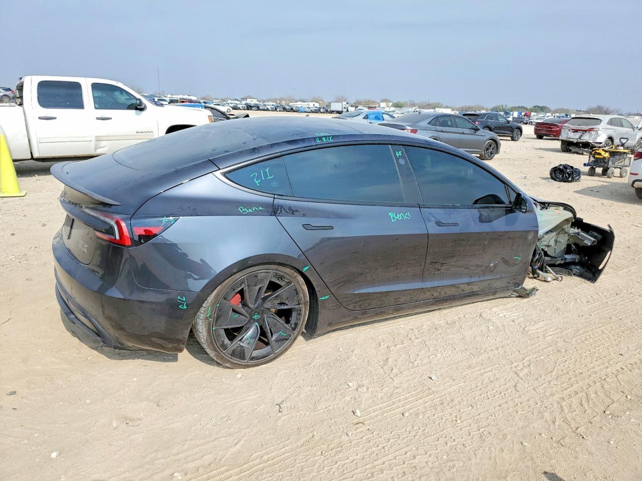 2024 Tesla Model 3 - Фото 3
