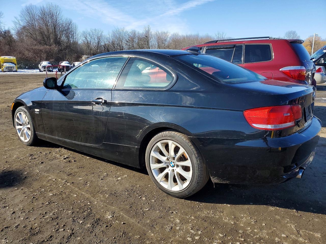 2010 BMW 335 Xi - Фото 2