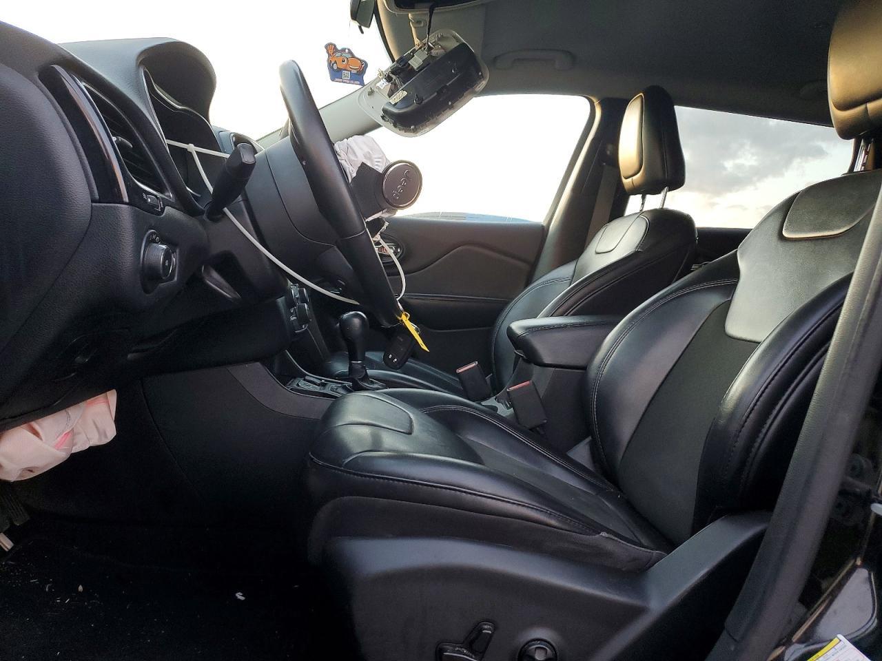 2020 Jeep Cherokee Latitude Plus - Фото 7