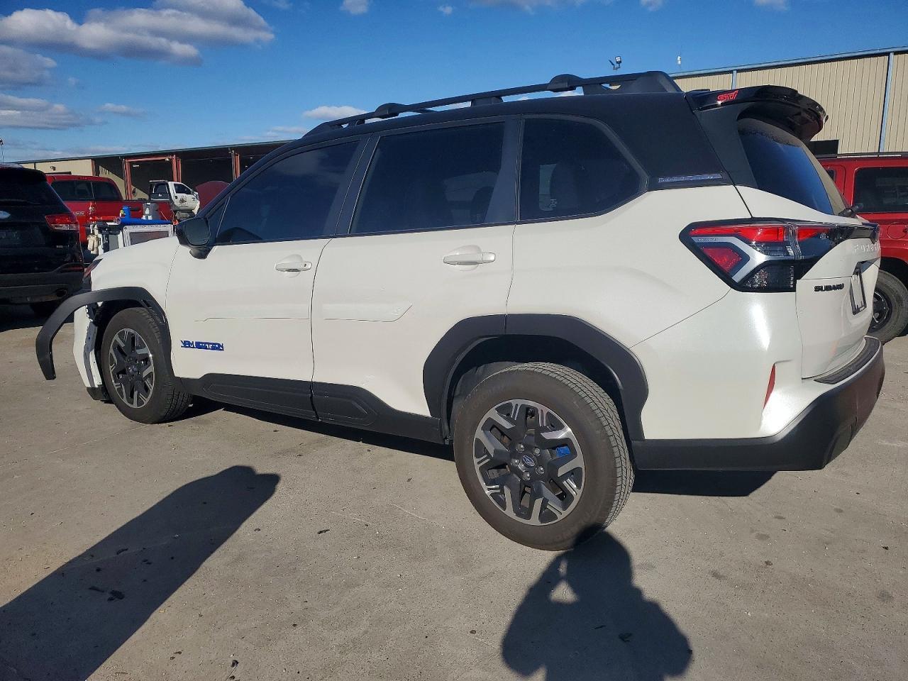 2025 Subaru Forester Premium - Фото 2