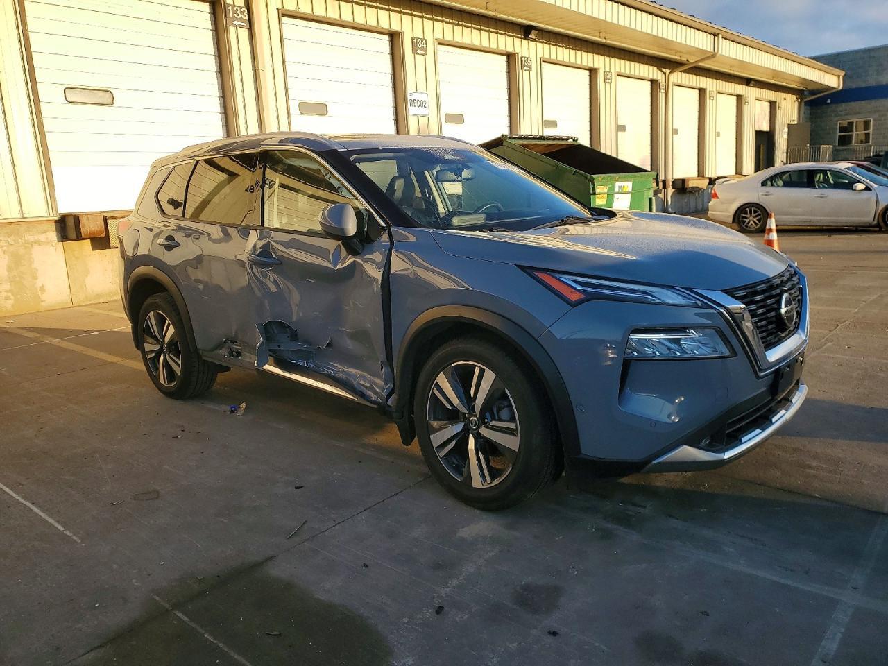 2021 Nissan Rogue Platinum - Фото 4