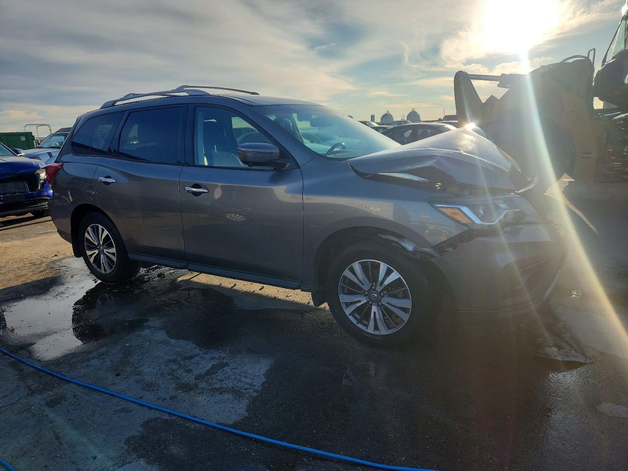 2017 Nissan Pathfinder S - Фото 4