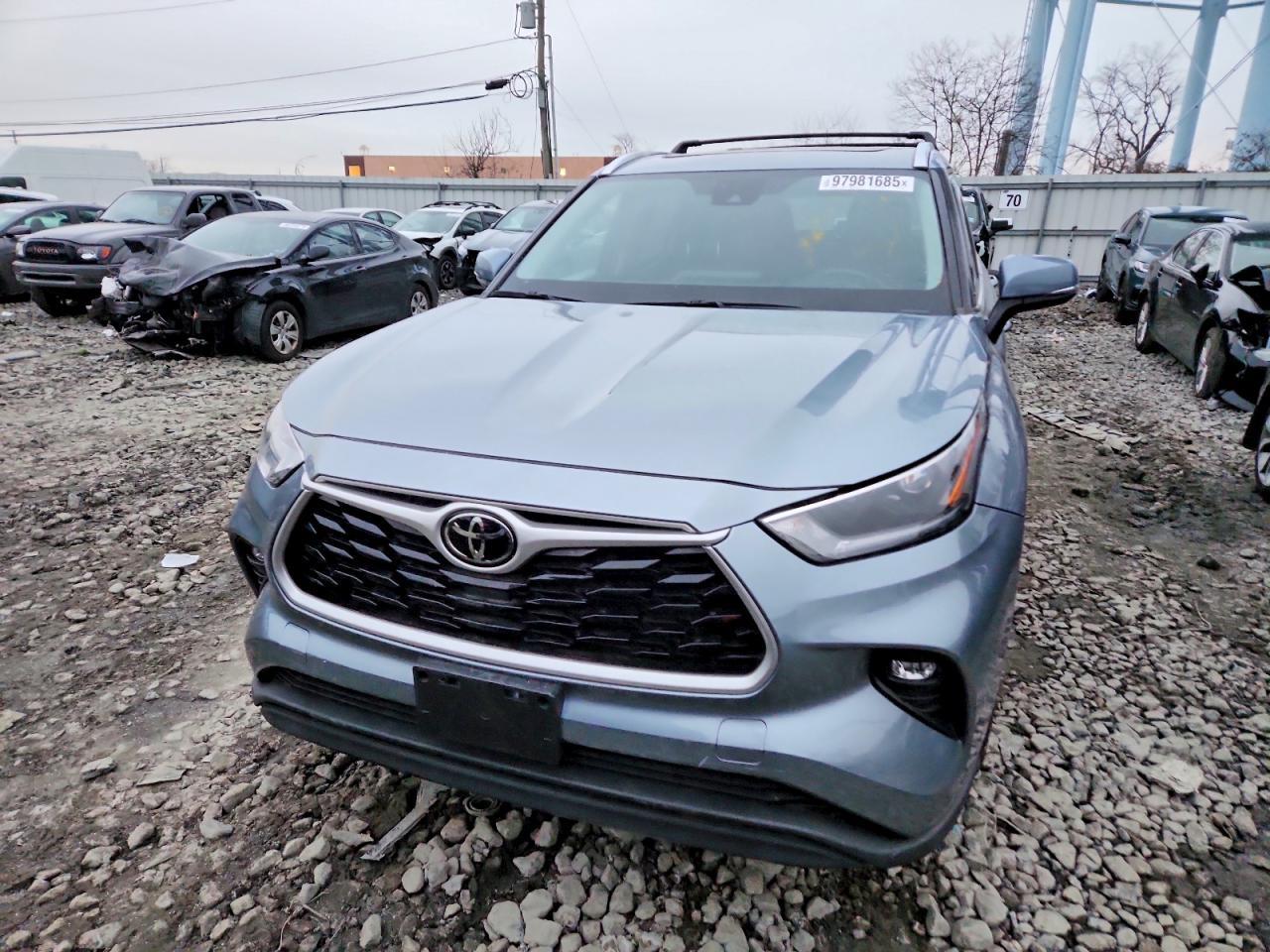 2021 Toyota Highlander Xle - Image 5