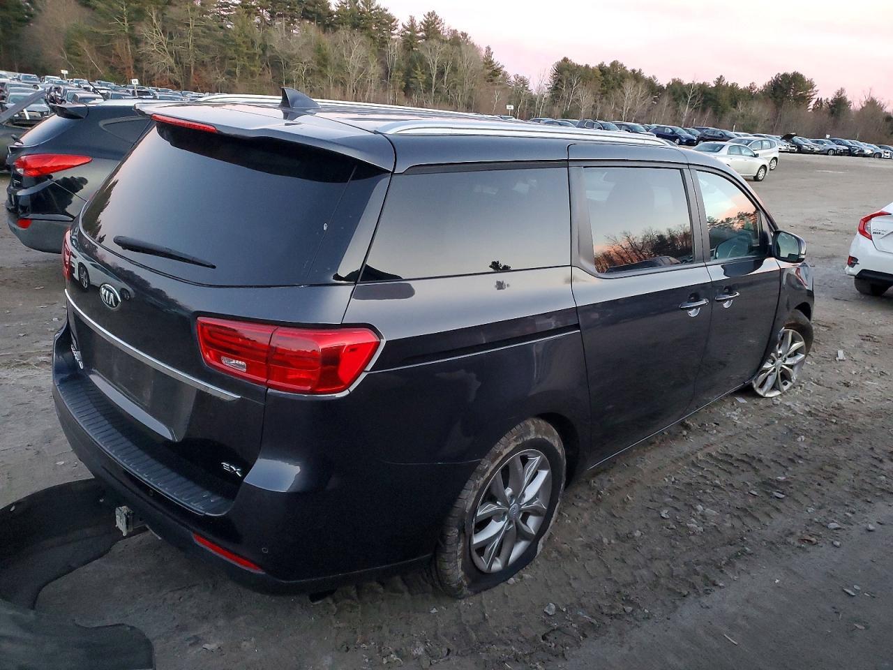 2019 Kia Sedona Ex - Фото 3
