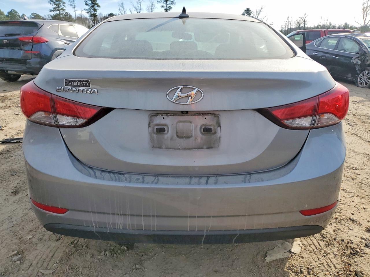 2015 Hyundai Elantra Se - Фото 6