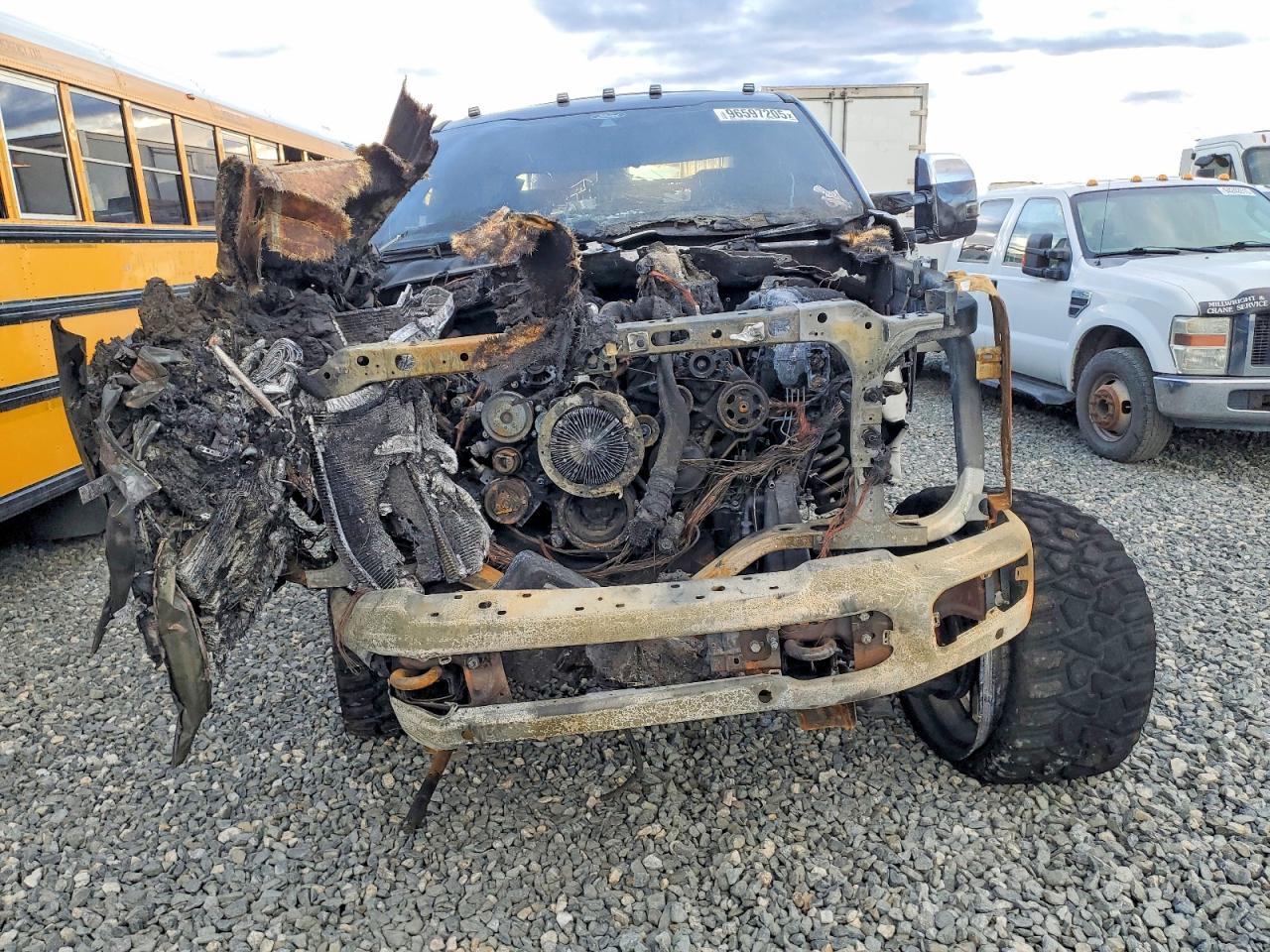 2025 Ford F350 Super Duty - Image 5