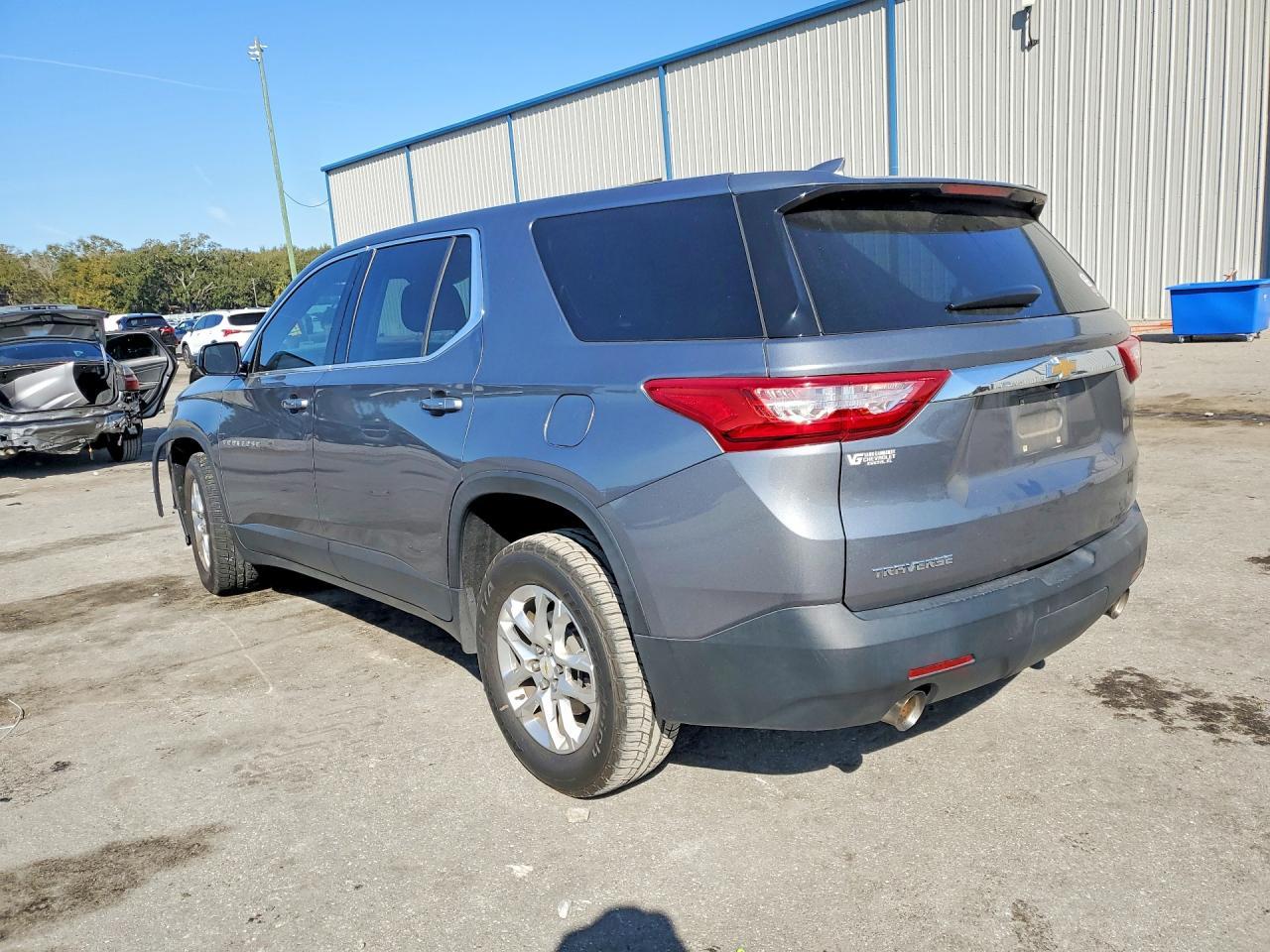 2020 Chevrolet Traverse Ls - Image 2
