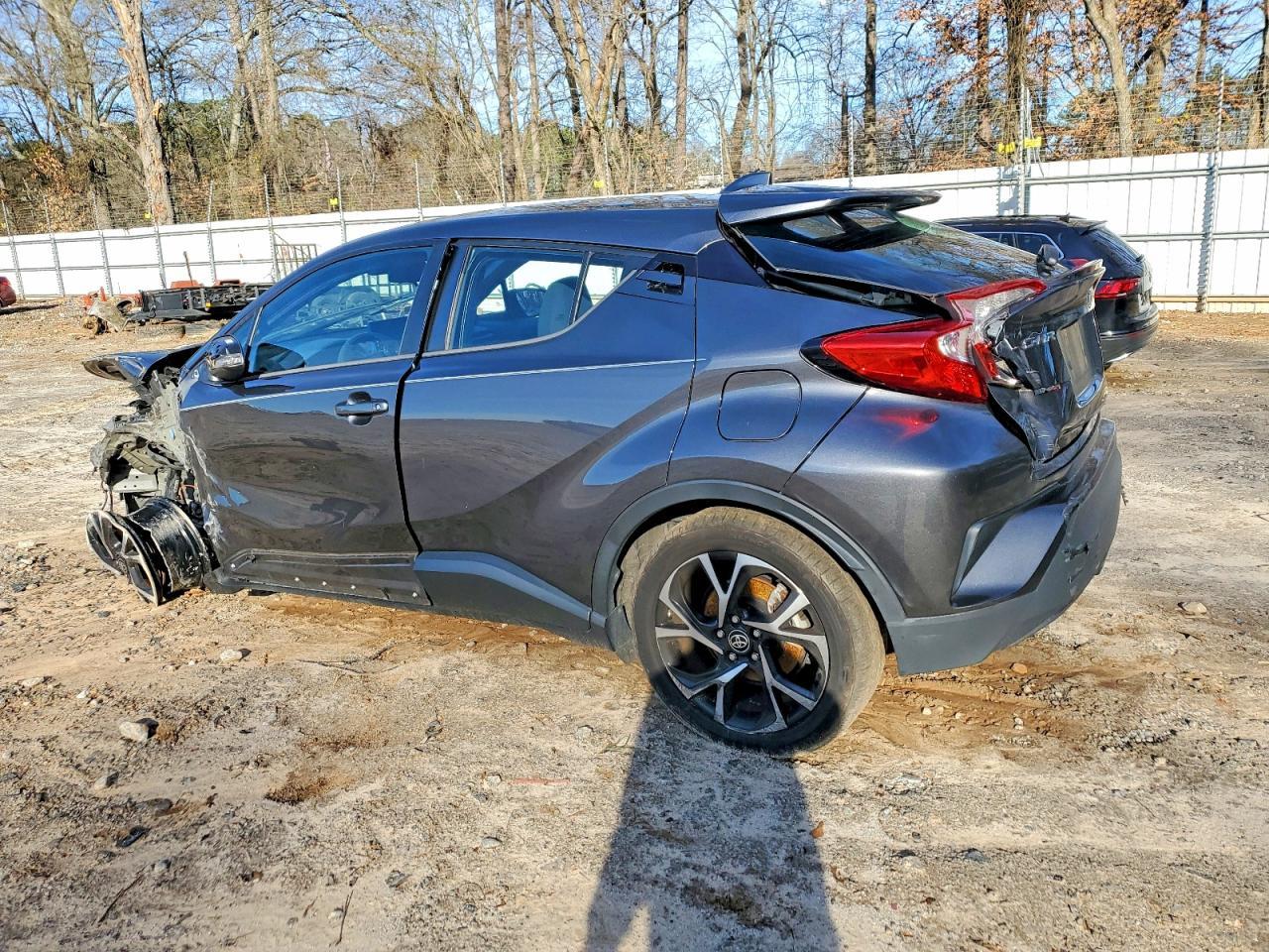 2021 Toyota C-Hr Xle - Фото 2