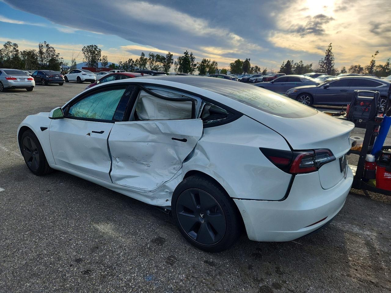 2021 Tesla Model 3 - Фото 2