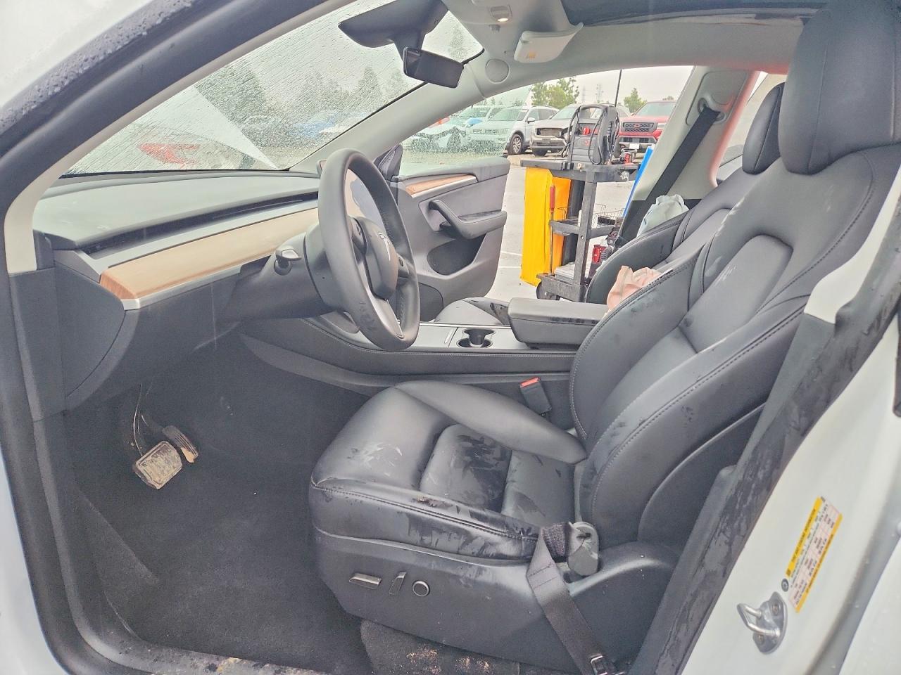 2024 Tesla Model Y - Image 7