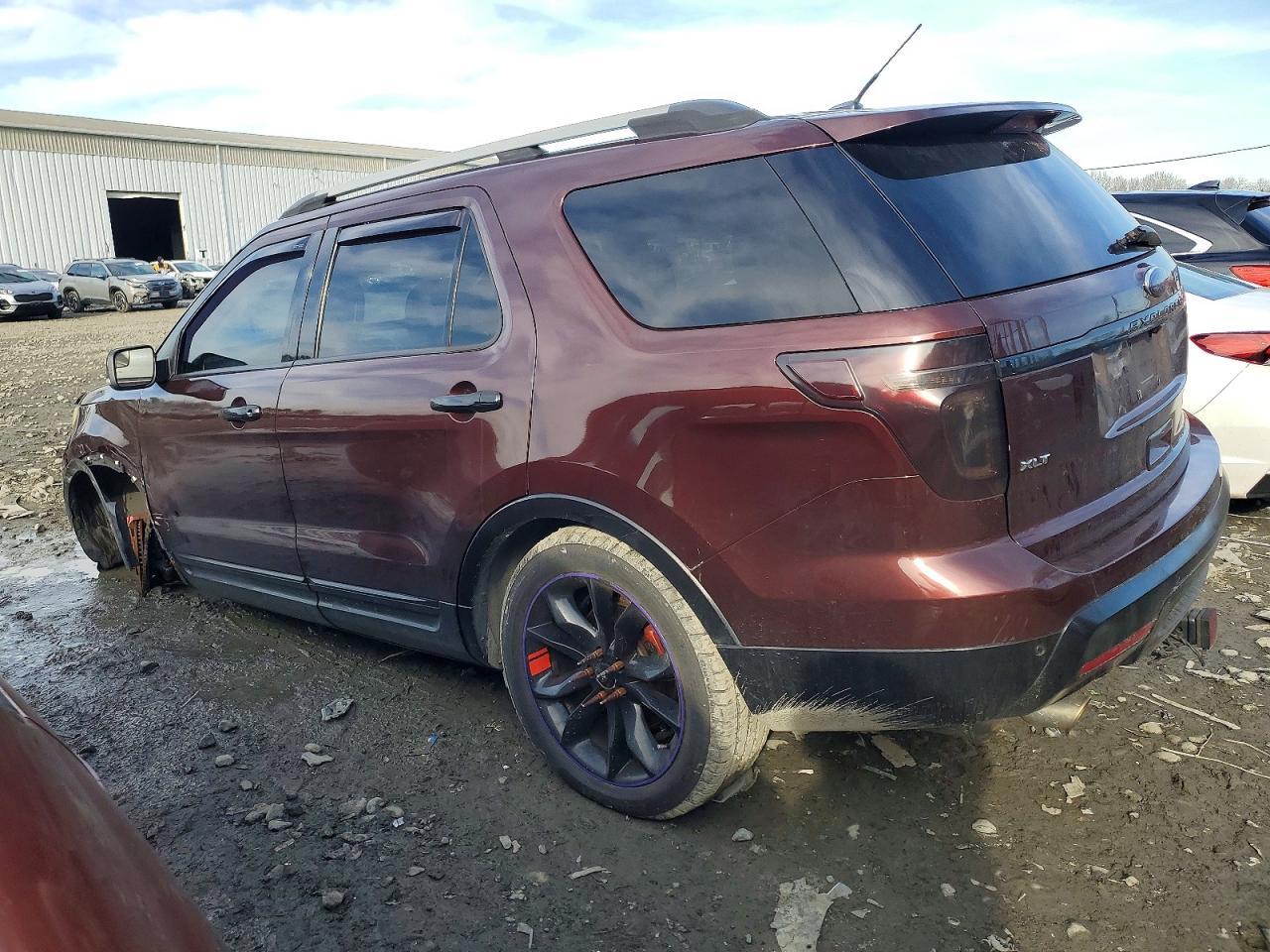 2012 Ford Explorer - Фото 2