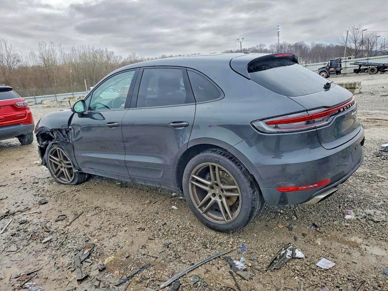 2020 Porsche Macan - Image 2