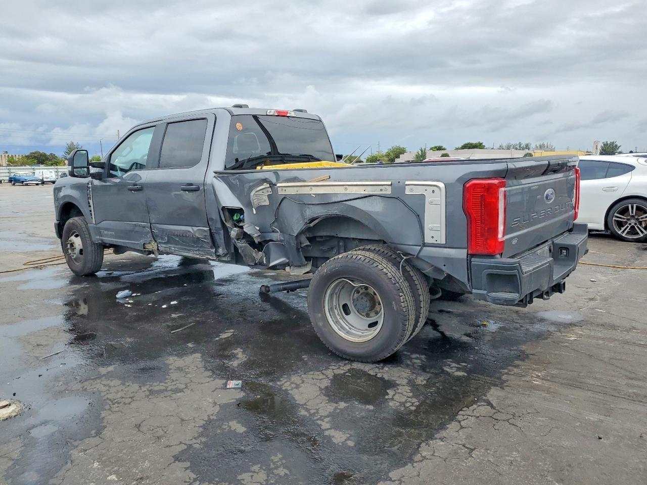 2024 Ford F350 Super Duty - Image 2