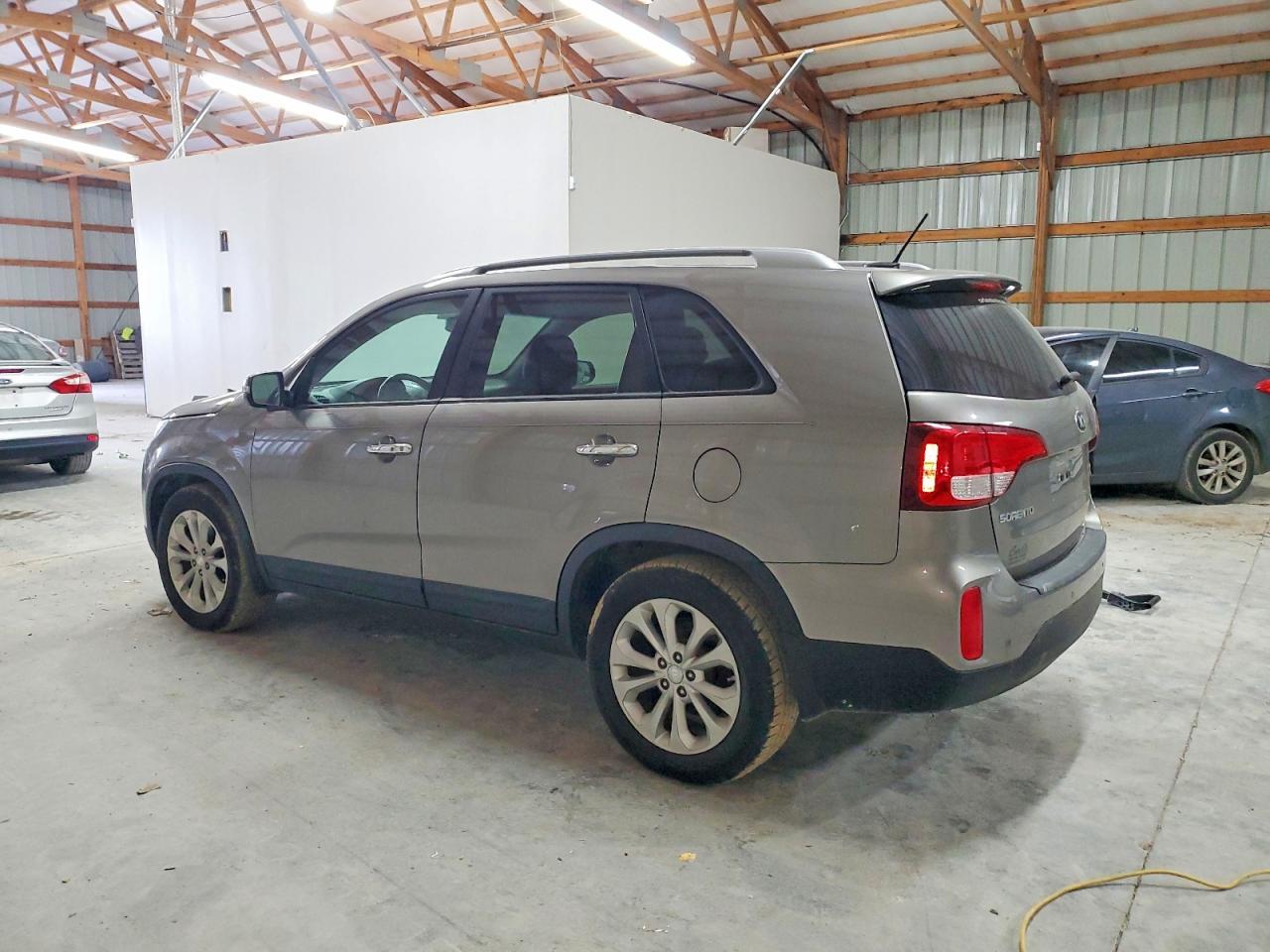 2014 Kia Sorento Ex - Image 2