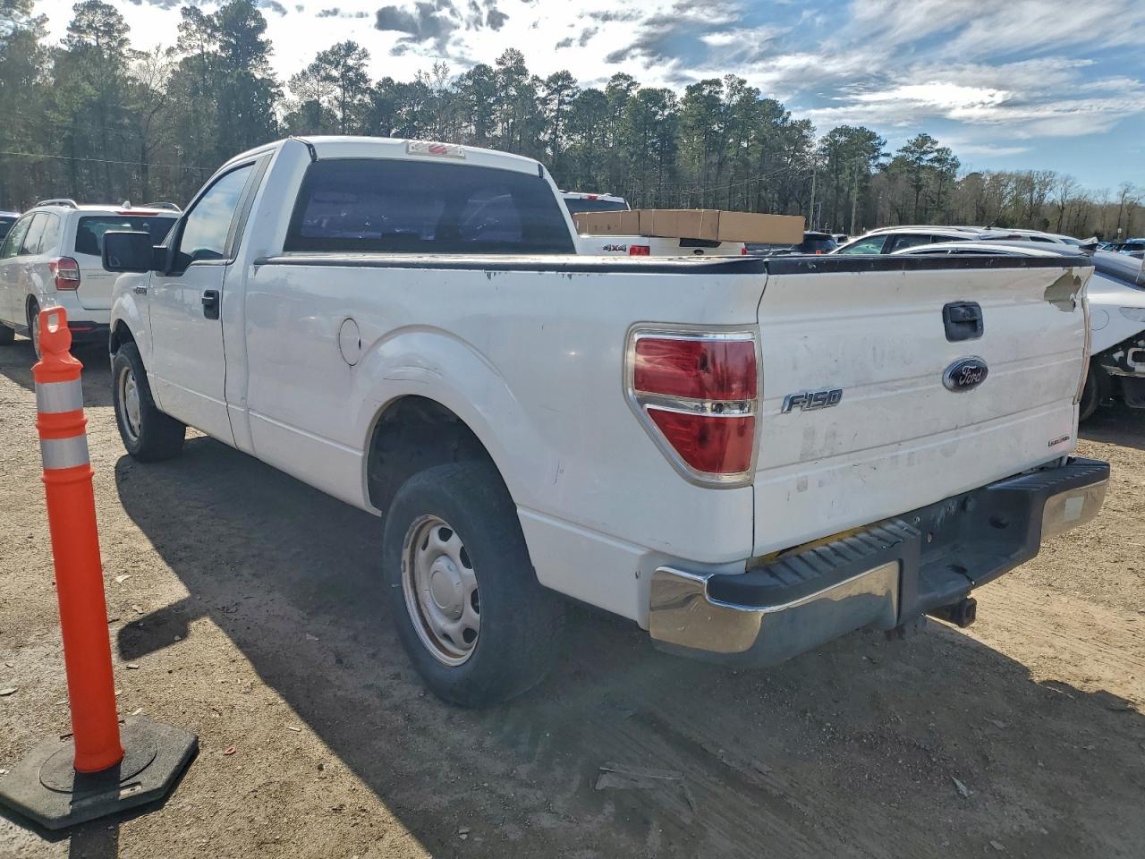 2010 Ford F150 - Image 2