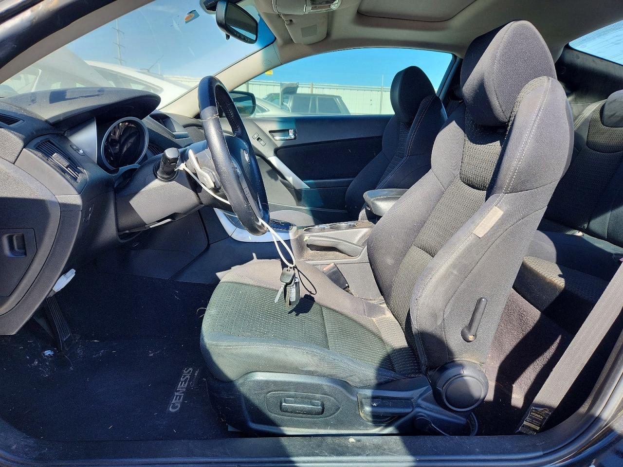 2010 Hyundai Genesis Coupe 2.0T - Image 7