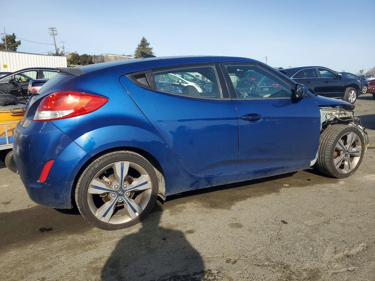 2017 Hyundai Veloster - Image 3