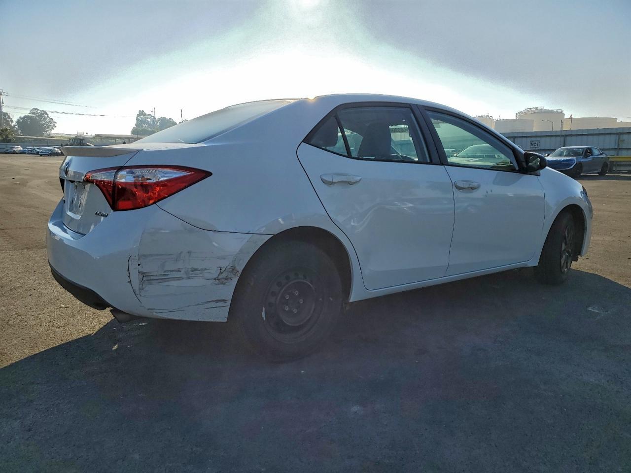 2015 Toyota Corolla Eco - Фото 3