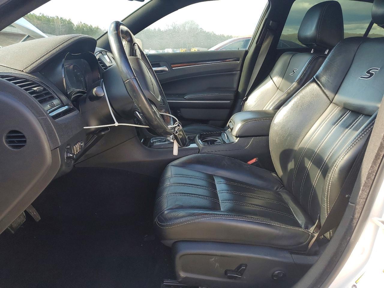 2019 Chrysler 300 S - Image 7