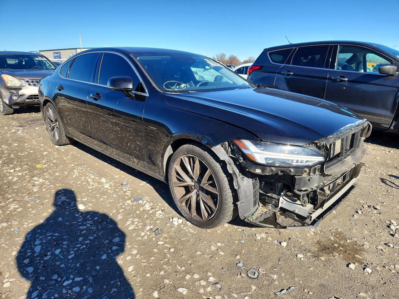 2018 Volvo S90 T6 Momentum - Image 4
