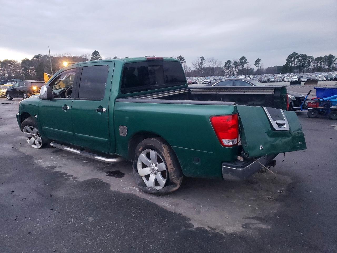 2004 Nissan Titan Xe - Фото 2