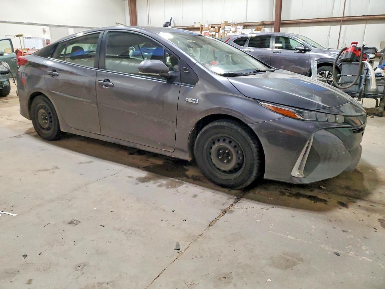 2021 Toyota Prius Prime Le - Фото 4