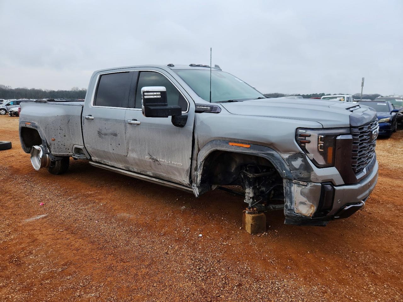 2024 GMC Sierra K3500 Denali Ultimate - Image 4