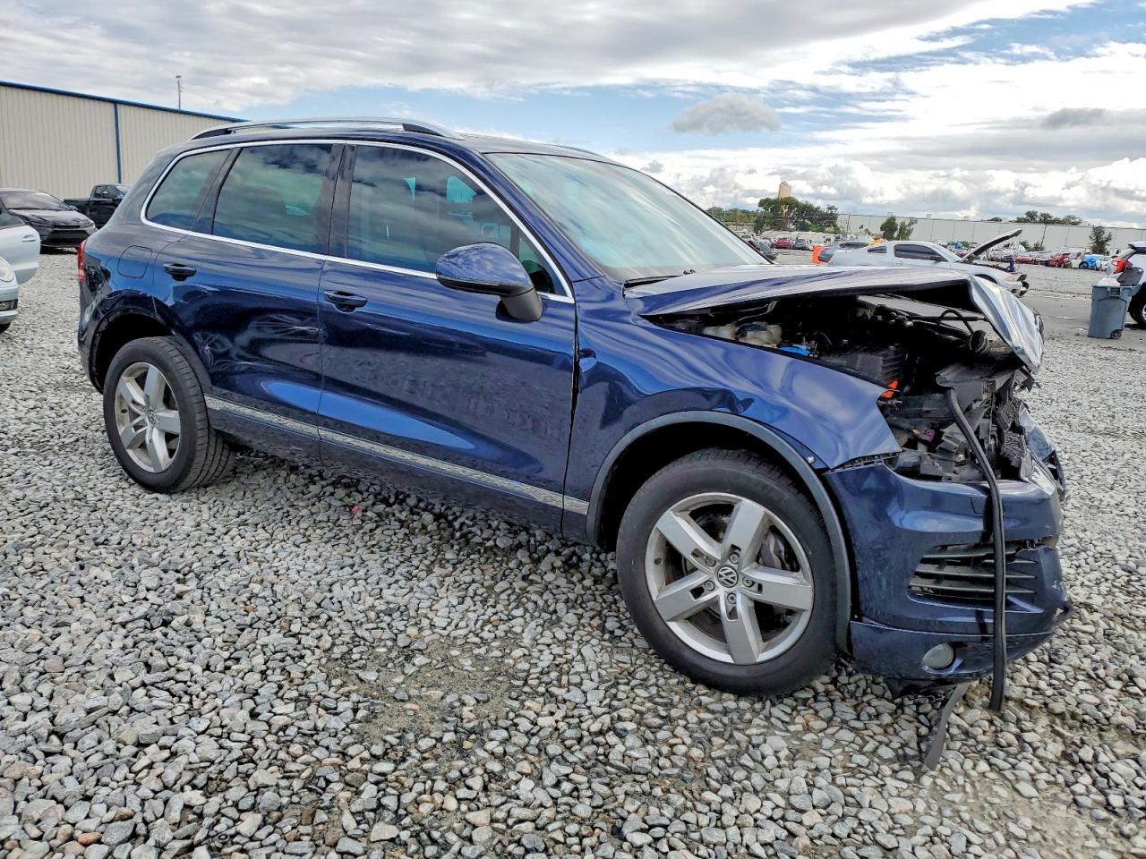 2011 Volkswagen Touareg V6 - Фото 4